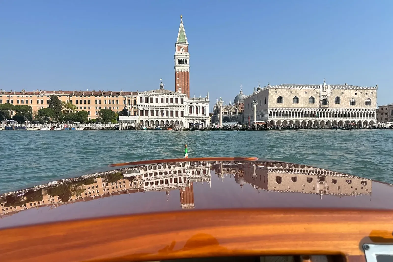 Tour in Venice | Venice Luxury Boat - Transfer Water Taxi in Venice